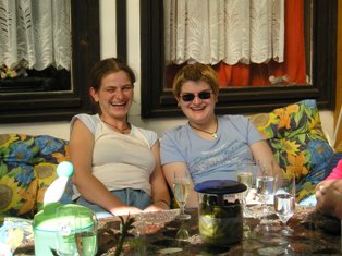 Wer ist hier wohl die �ltere?